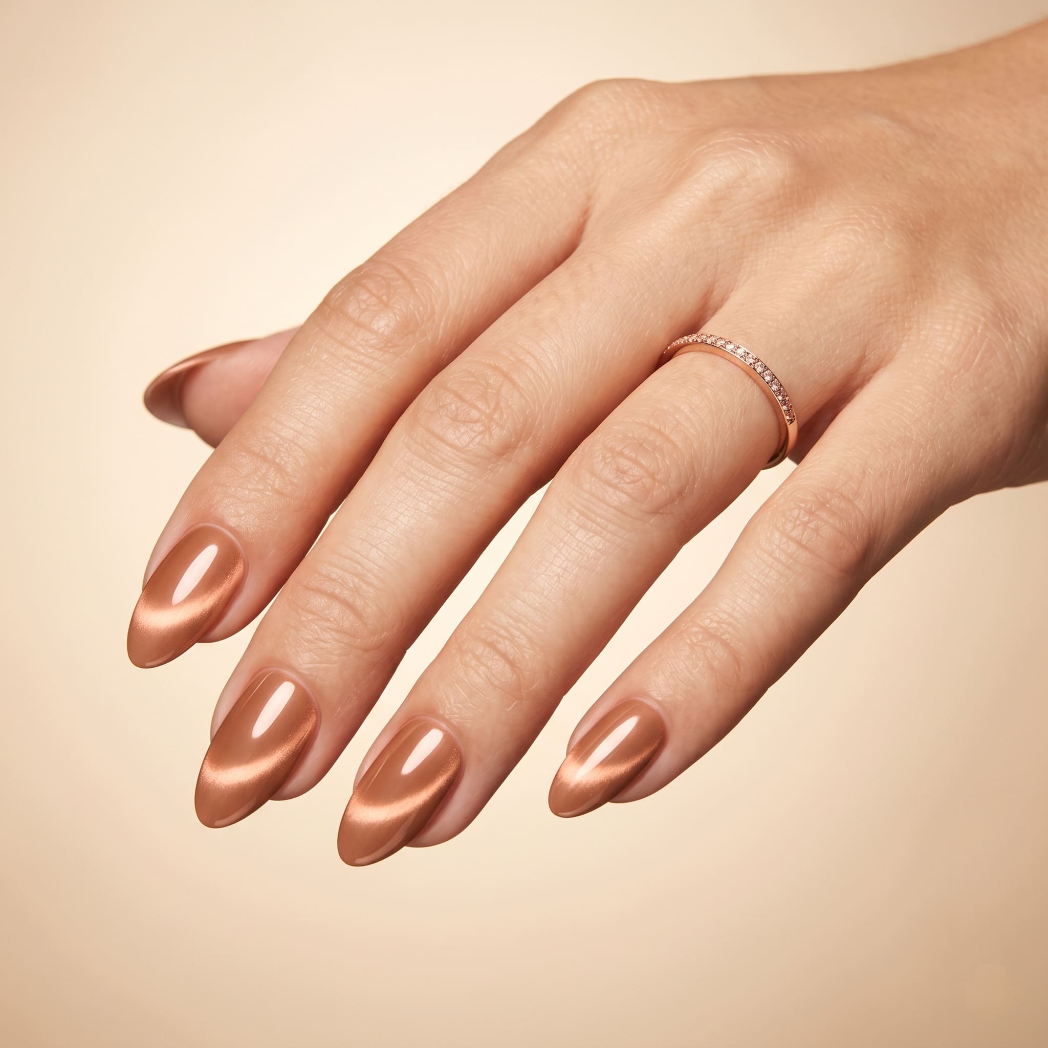 Masterbest gül altın-bronz kedi gözü kalıcı oje CE30 15ml model elde